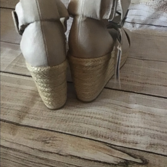 Universal Thread Wedge Sandal size 11 NWT - Picture 2 of 8